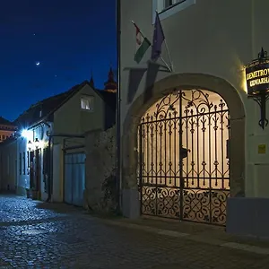 Apartman Demetrovics Udvarház